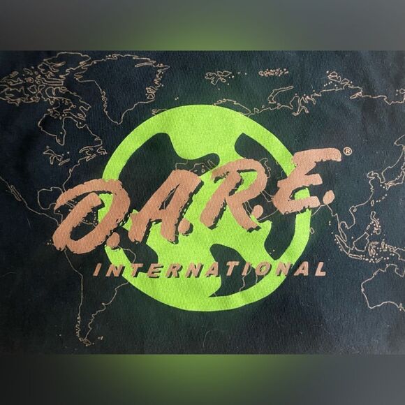 Rare D.A.R.E International half bleached tee shirt size large - Picture 4 of 4